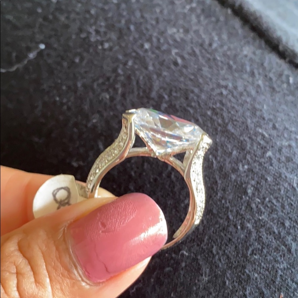 Stunning 925 silver ring. Never used